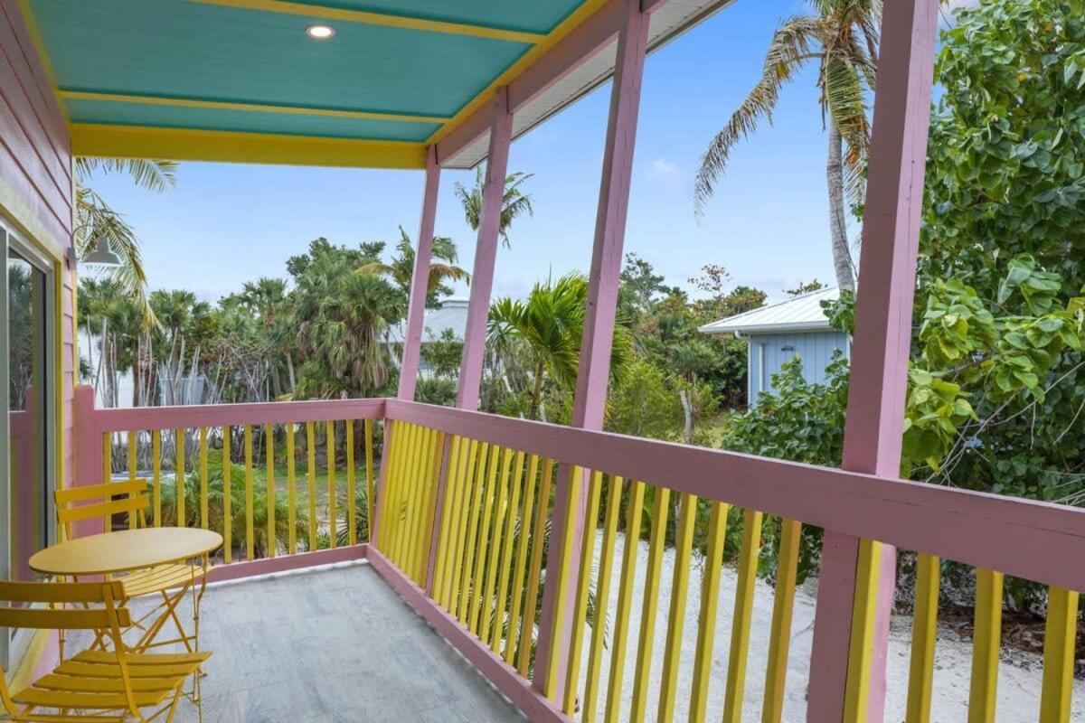 Charming Suite With Balcony And Bikes At Historic Sandpiper Inn Sanibel Dış mekan fotoğraf