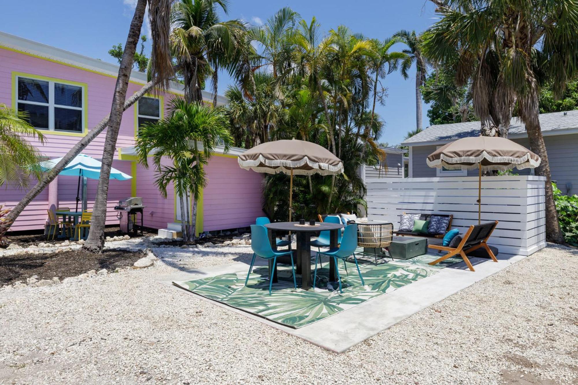 Charming Suite With Balcony And Bikes At Historic Sandpiper Inn Sanibel Dış mekan fotoğraf