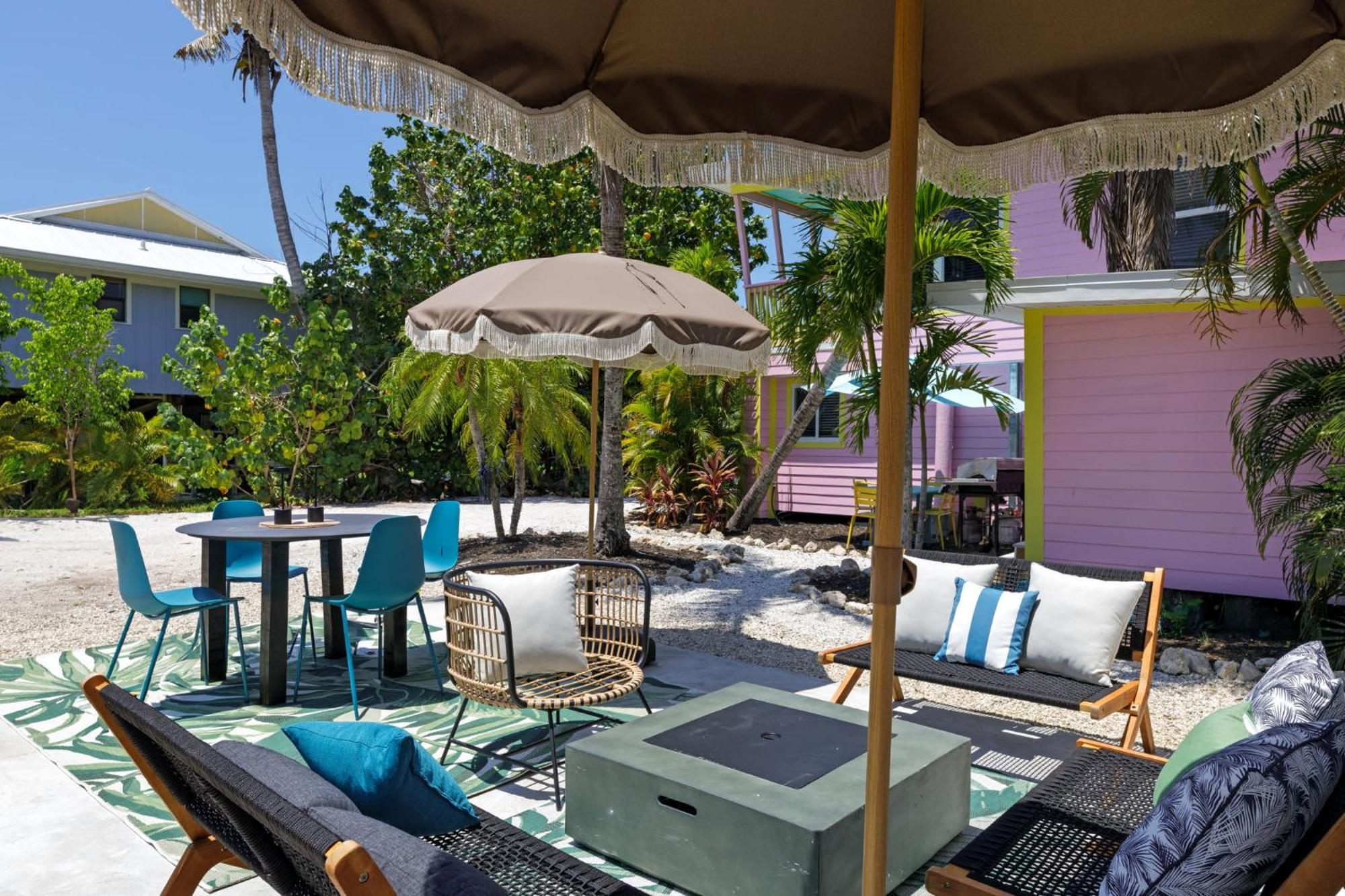 Charming Suite With Balcony And Bikes At Historic Sandpiper Inn Sanibel Dış mekan fotoğraf